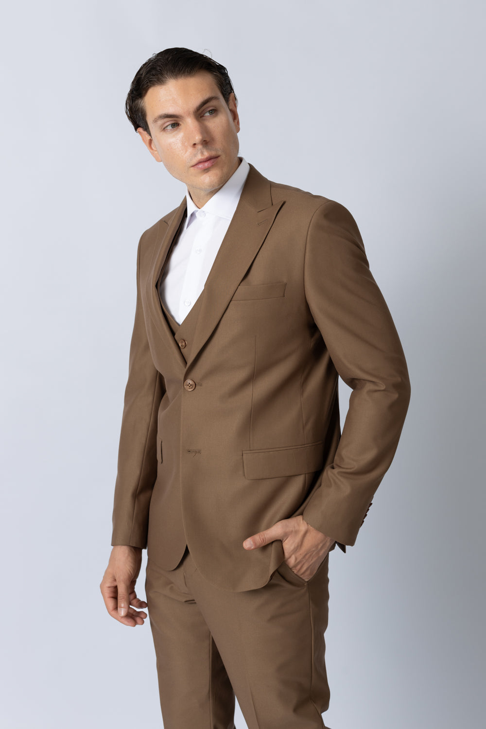 SUITChestnut Charm 3-Piece Suit